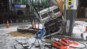 Conductora atropelló una gasolinera en Fernando de la Mora | Noticias Paraguay
