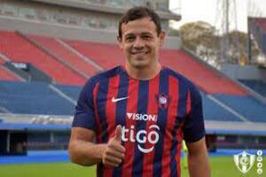 Diario HOY | Adalberto Román volvió a vestirse de corto
