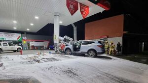 Exmodelo chocó surtidor ka'úre y se salvó de una tragedia