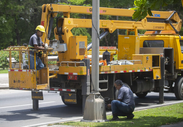 La empresa estatal eléctrica de Cuba anticipa nuevos apagones este lunes - MarketData