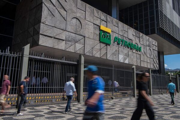 Renuncia presidente de Petrobras y Bolsonaro pide investigar a sus dirigentes - Mundo - ABC Color