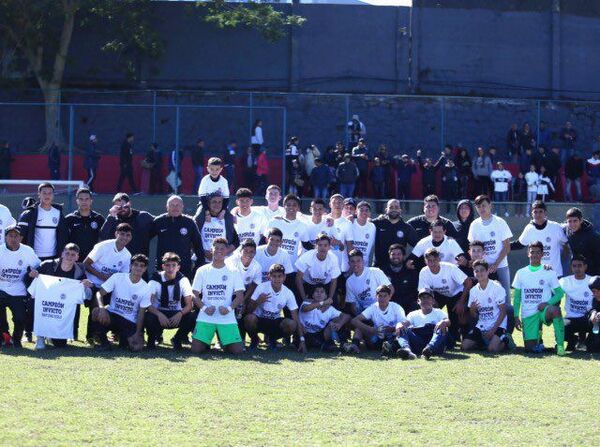 Olimpia se consagró campeón en la Sub 15 - Fútbol - ABC Color
