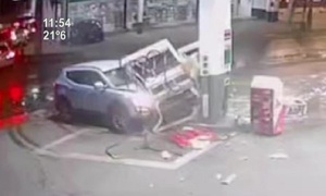 Ebria al volante chocó contra surtidor. - SNT