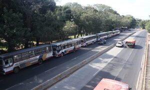 Camioneros y transportes públicos se movilizan por suba de combustible