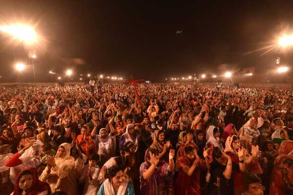Histórica causa reunió a miles de cristianos en Pakistán