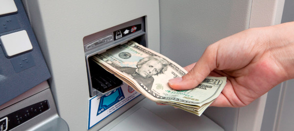 Chile: Por error, le depositaron 200 mil dólares en su cuenta del trabajo, renunció, y no quiere devolver el dinero