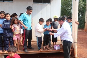 ASISTENCIA TÉCNICA A PRODUCTORES NATIVOS Y ENTREGA DE DONACIONES A ESCUELAS INDÍGENAS POR PARTE DE LA GOBERNACIÓN DE ITAPÚA