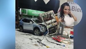 Exmodelo Liliana Marlene Chamorro Roa, más conocida como Luana Chamorro chocó y se salvó de una tragedia - Te Cuento Paraguay