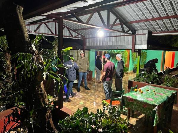 Crónica / Encapuchados armados hicieron vivir un infierno a una pareja