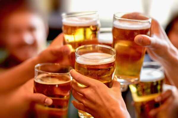 Suben precios de combustible y panificados, ¿y la cerveza? - Economía - ABC Color