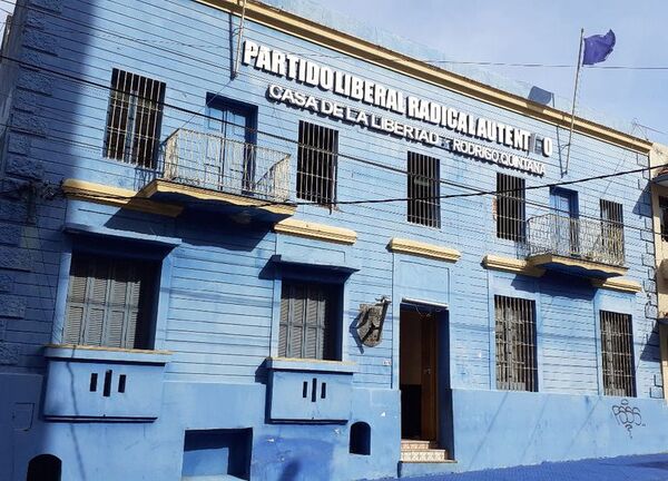 Casona del PLRA modifica su entrada sin permiso de Bienes Culturales - Nacionales - ABC Color