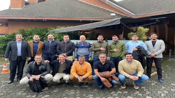 Delegación paraguaya brilló en evento tecnológico brasileño | Empresas | 5Días