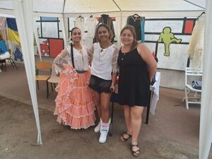 Italia: Tres sanlorenzanas presentaron stand de tradición paraguaya » San Lorenzo PY