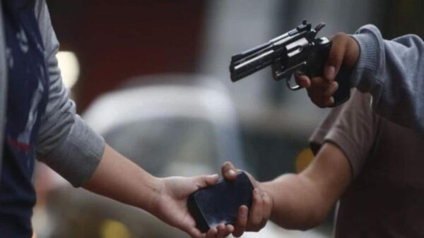 Fingió que abusaron de él para asaltar en supermercado