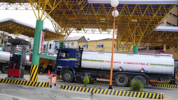 Ante crisis, el país vende combustible a Bolivia | Análisis Macro | 5Días