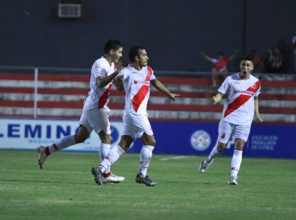 River Plate sumó de a tres en los Jardines - APF