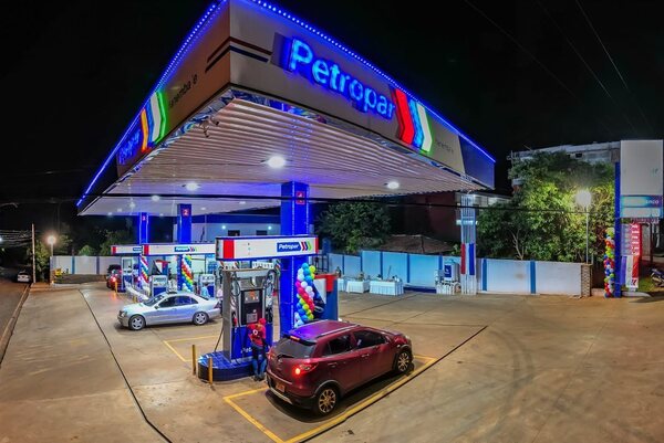 Precio de combustible podría seguir subiendo, según Petropar