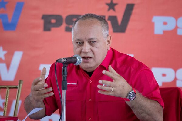 El chavismo califica de "falso positivo" la retención de un avión en Argentina - MarketData