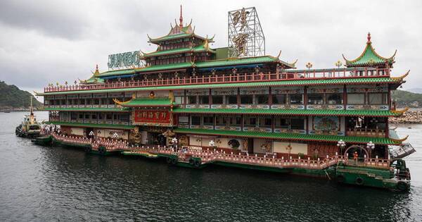 La Nación / Famoso restaurante flotante de Hong Kong se hunde en el mar de China Meridional