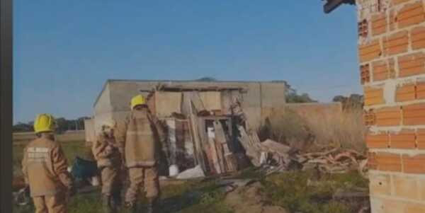 Por temor a “fantasmas”, incendió toda su vivienda y quedó en la calle