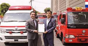 La Nación / Paraguay recibe donación de siete carros de bomberos y tres ambulancias desde Japón