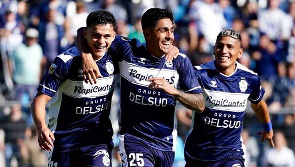 Crónica / Velázquez puntea con Newell's y Sosita le ganó el duelo a Mati Rojas