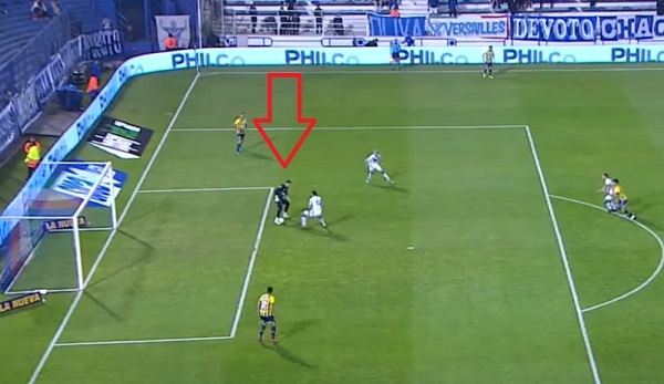 Blooper de Servio: Se complica en salida y entrega un gol - PARAGUAYPE.COM