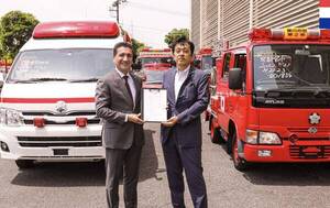 Paraguay recibe donación de siete carros de bomberos y tres ambulancias desde Japón