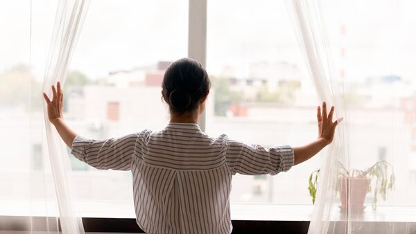 Ventilación de ambientes cerrados reduce las probabilidades de contagio