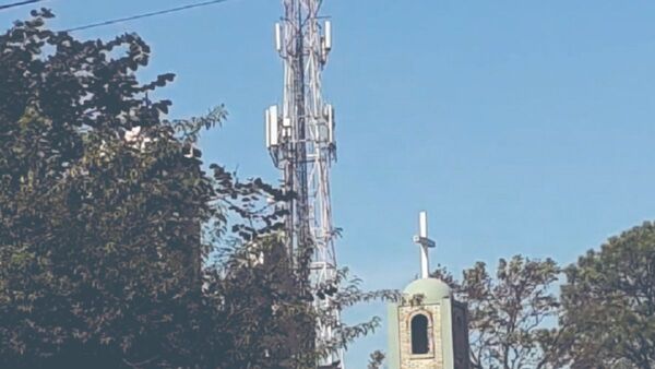 Moquete entre guardias y vecinos que no quieren antena de celu