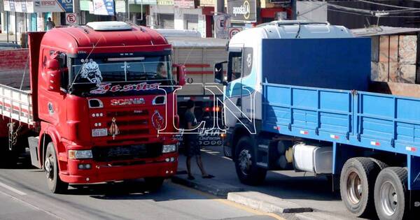 La Nación / Camioneros rechazan tarjetas de Petropar