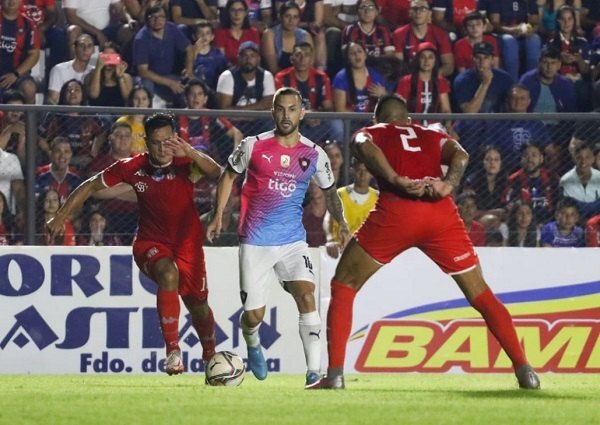 Cerro Porteño recibe a General Caballero con la misión de no tropezar