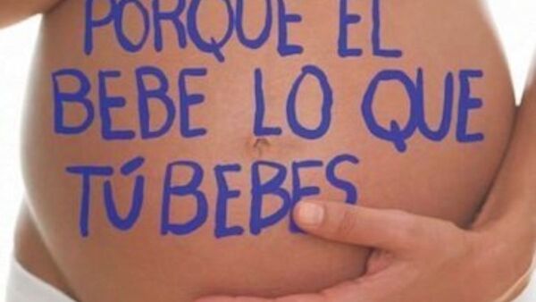 ¿Tomar cerveza para que tu bebé salga rubio? ¡Falso!