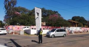 La Nación / Cuestionan construcción de una plaza en una rotonda en Fernando de la Mora