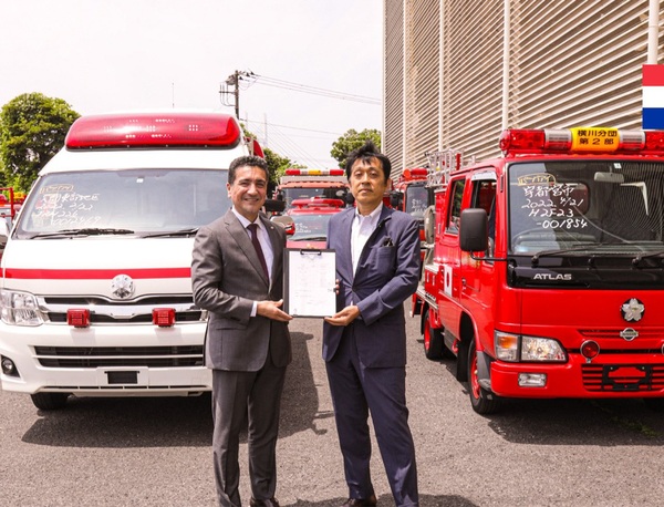 Siete carros de bomberos y tres ambulancias fueron donados por Bomberos de Japón a Paraguay