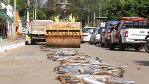 Destruyen roncadores de moto en Coronel Oviedo - Noticiero Paraguay