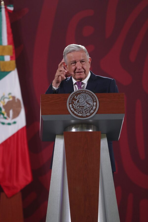 López Obrador avisa que frenazo económico en EEUU afectaría remesas a México - MarketData