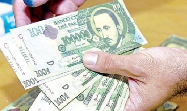 Mario Abdo decretó el reajuste de salario mínimo