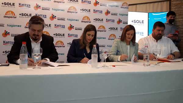 Soledad Núñez y Kattya González presentaron oficialmente su alianza | 1000 Noticias