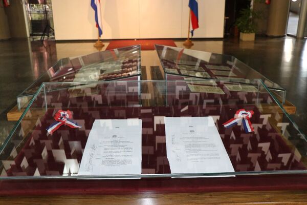 Exposición de manuscritos originales por los 30° años de la Constitución Nacional