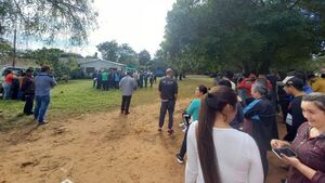Caaguazú: Batalla campal entre vecinos y guardias de telefónica