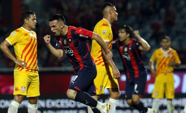 Alfio Oviedo rescata a Cerro, que mantiene una pequeña ilusión