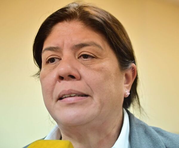“La condena de Francisco Alvarenga es un poco elevada”, expresó la abogada defensora María Elsa Portillo - Ancho Perfil - ABC Color