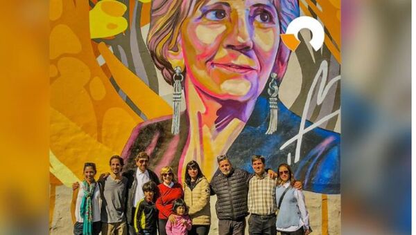 Meyer Lab recibe a sus 30 años con un mural sorpresa para su fundadora: María Teresa Meyer