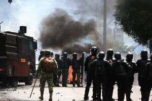 La Policía de Ecuador arremete contra indígenas en una universidad de Quito - Mundo - ABC Color