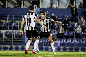 Goleada del Gumarelo que le permite acariciar el Apertura