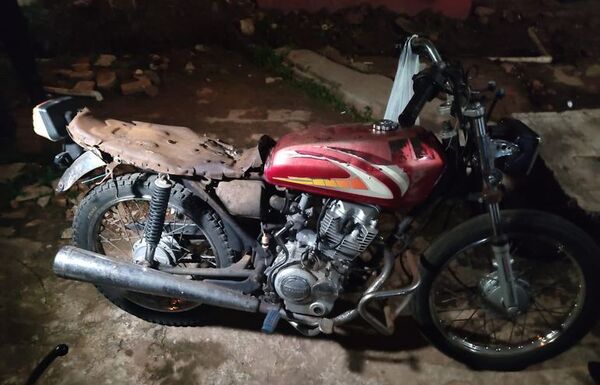Policía de Itá recuperó una moto que fue denunciada como robada - Policiales - ABC Color