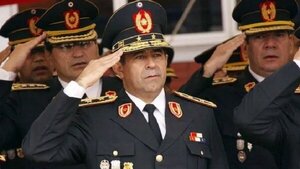 Condenan a 6 años de cárcel a excomandante de la Policía - PARAGUAYPE.COM