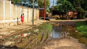Luque: Minada de baches y vecinos denuncian inacción de la Comuna