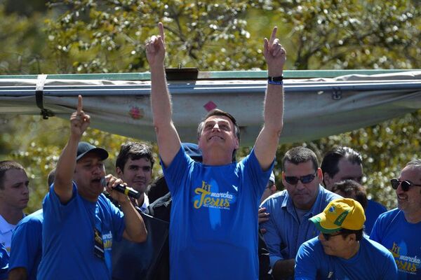 Exministro de Bolsonaro y pastores son arrestados por tráfico de influencias - Mundo - ABC Color
